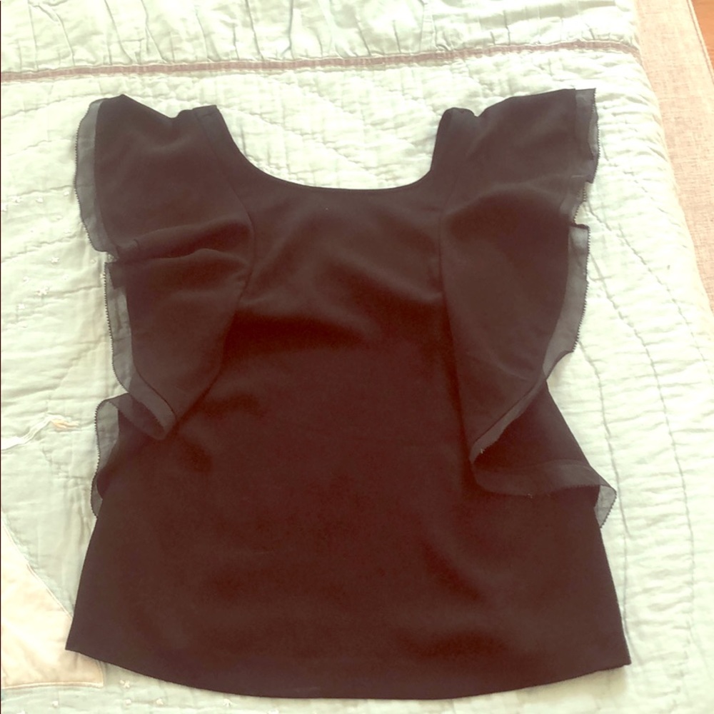 Club Monaco Top xs flutter sleeve